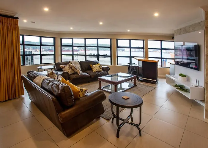 Stay At The Point - Peaceful Plentiful Penthouse