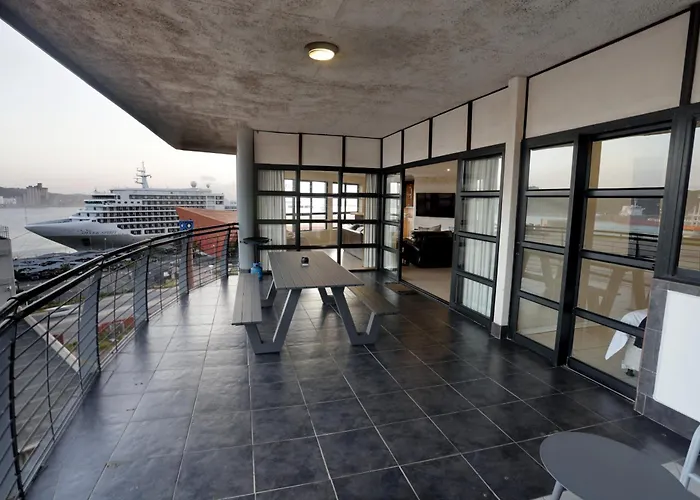 Stay At The Point - Peaceful Plentiful Penthouse