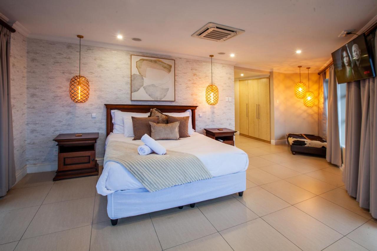 At The Point - Peaceful Plentiful Penthouse *